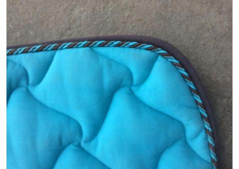 Tapis poney bleu